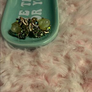 VIntage Lisner Green Floral Earrings screw back